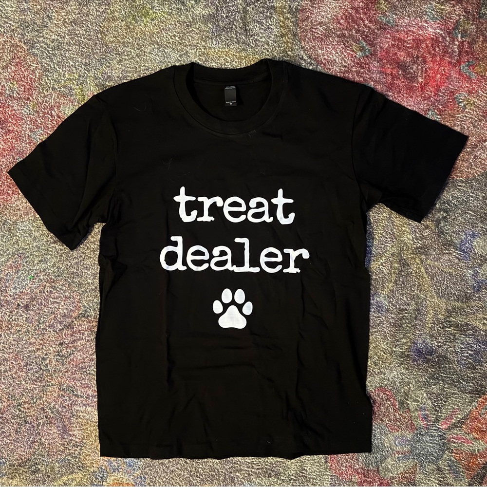 💥 Black 'Treat Dealer' Dog Lover T-Shirt - MEDIUM NWOT